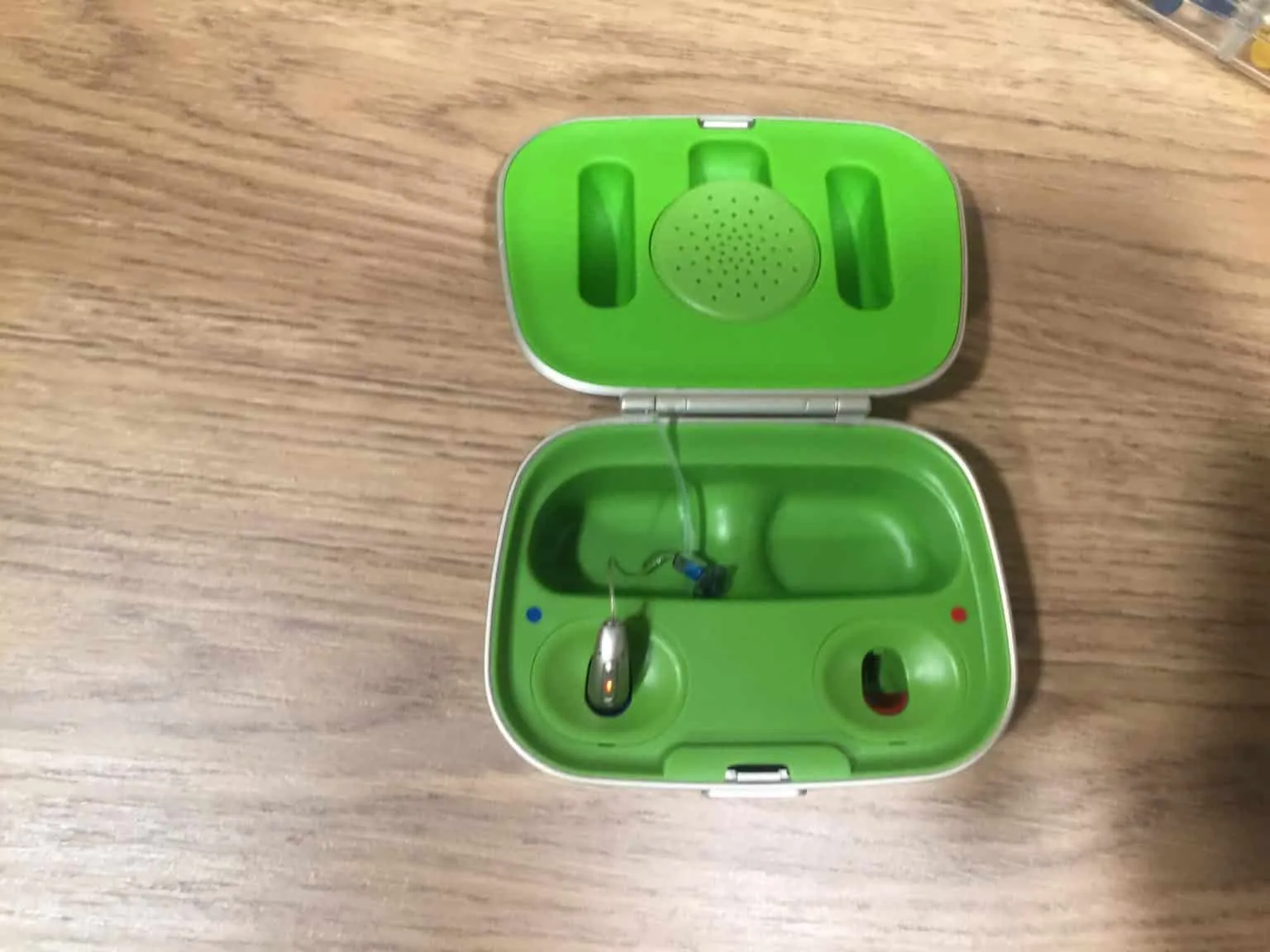 Troubleshooting Charging Issues on a Phonak Rechargeable Hearing Aid